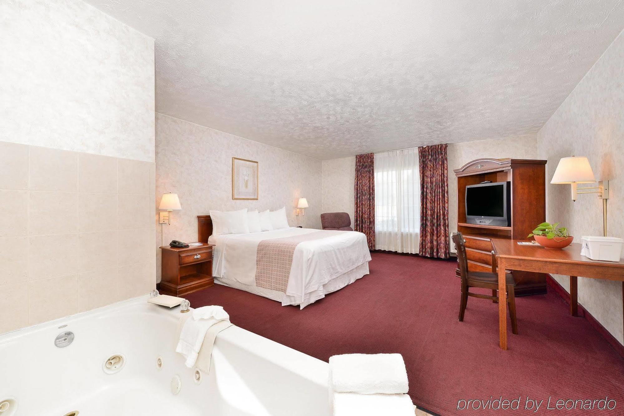 Americas Best Value Inn Ashtabula/Austinburg Exterior foto